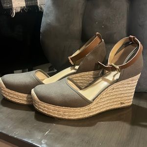 Michael Kors Olive/Grey Wedges size 10